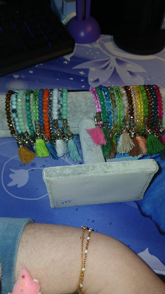 bracelet pompon